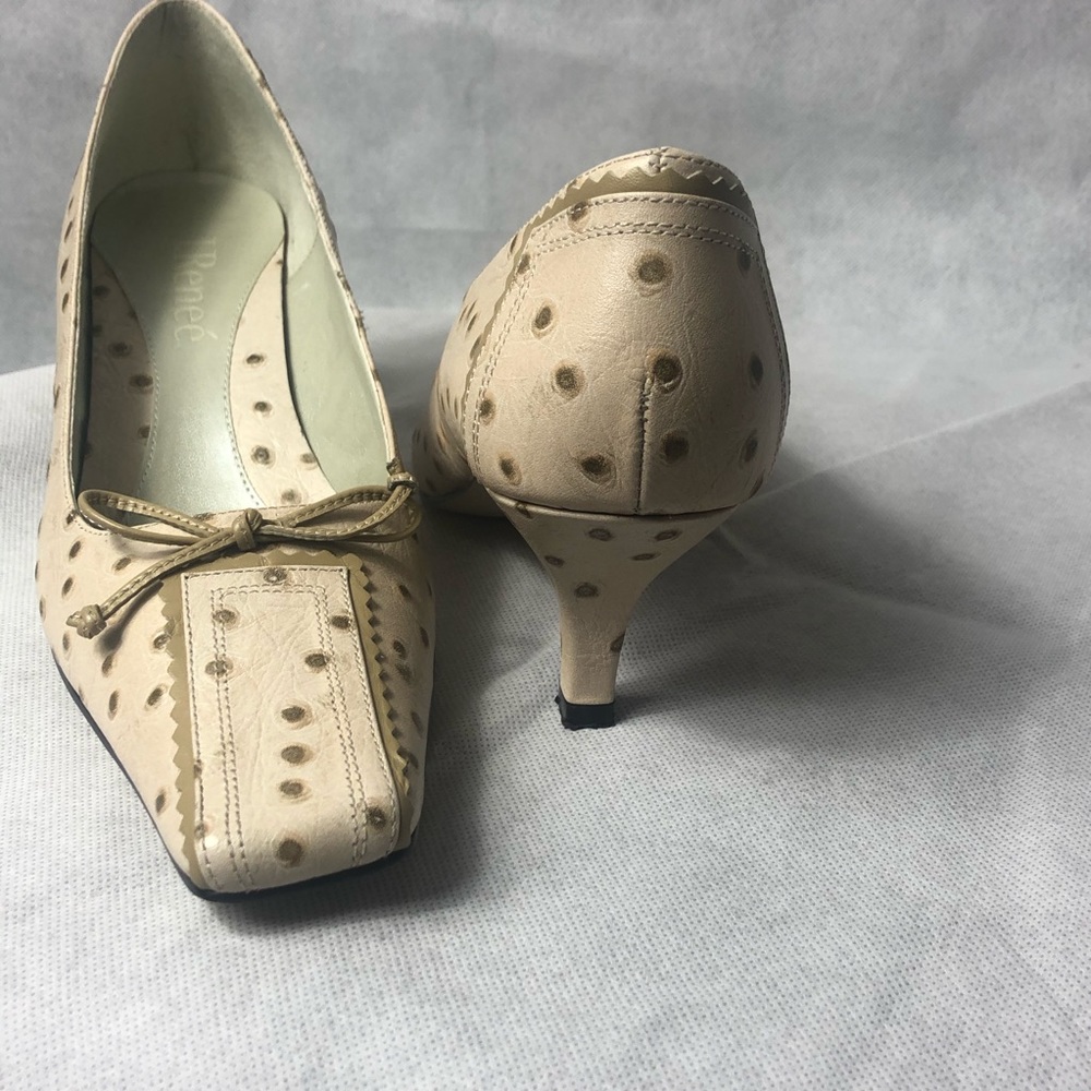 🍍 J. Renee heels